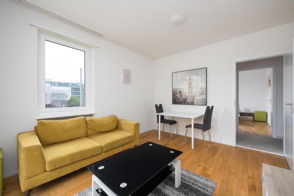 Downtown Dream 3,5BR with Balcony and Style BA22 - Resim 12