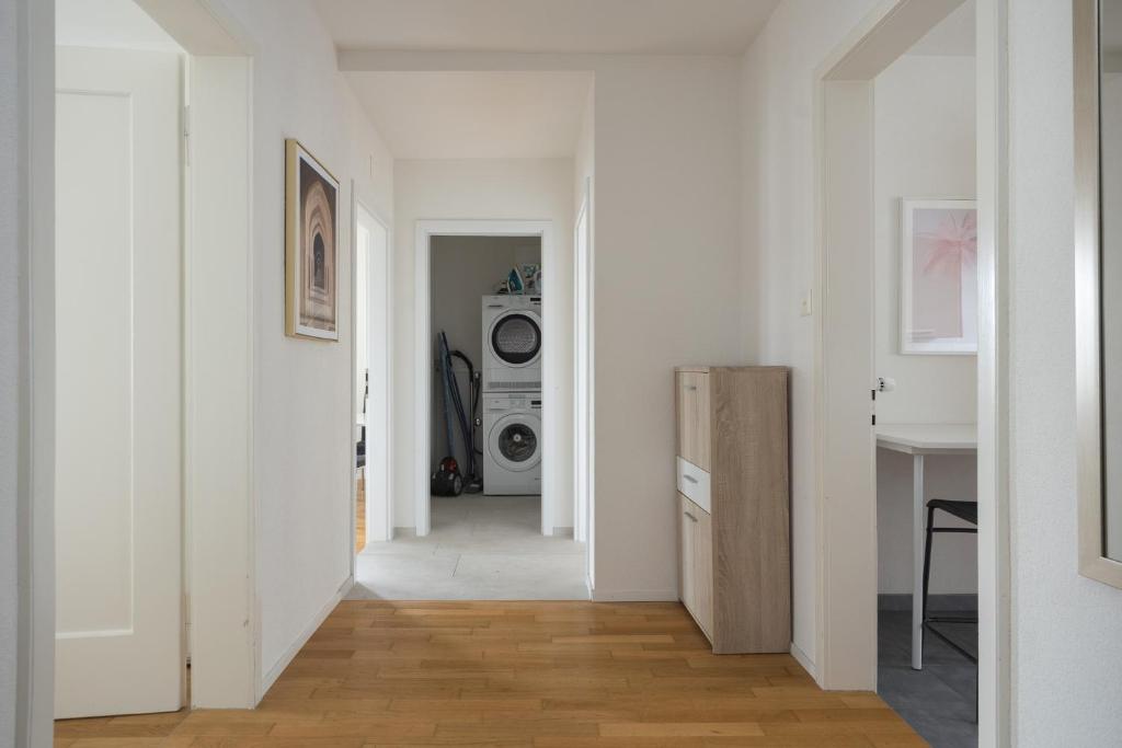 Downtown Dream 3,5BR with Balcony and Style BA22 - Resim 18