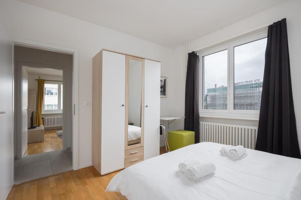 Downtown Dream 3,5BR with Balcony and Style BA22 - Resim 2