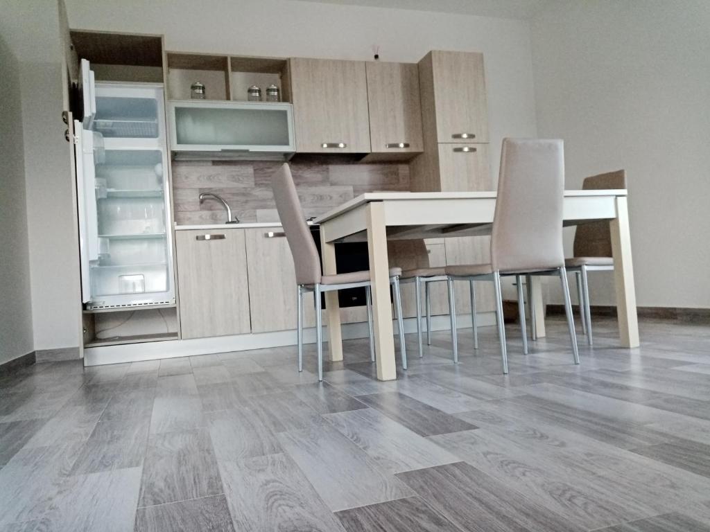 Kuchyň nebo kuchyňský kout v ubytování Villa Chirilú