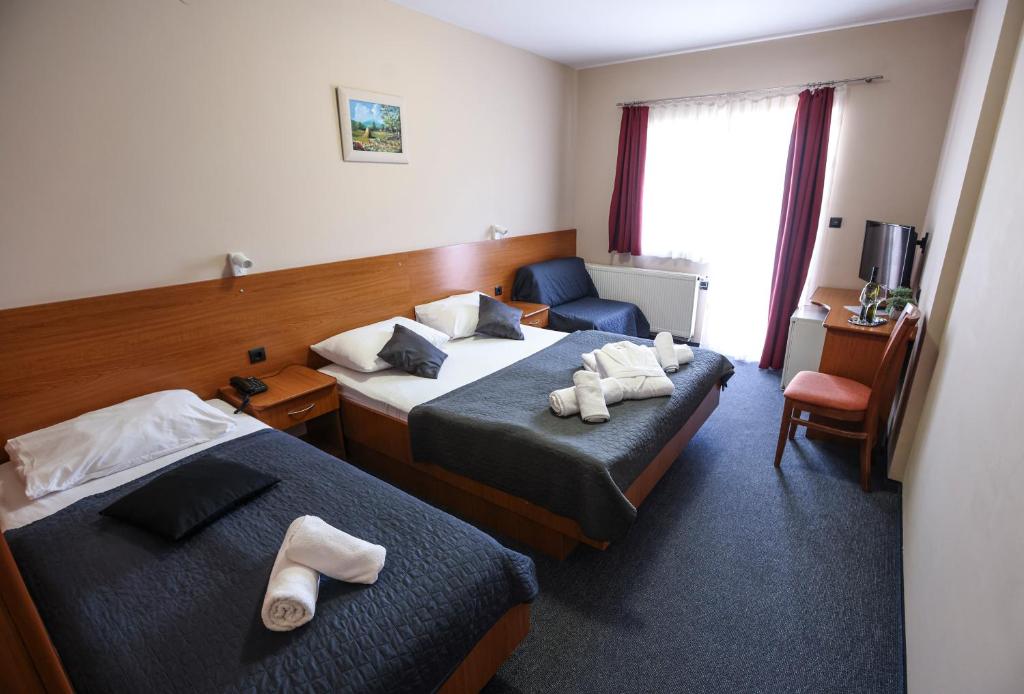 Hotel Zagi - Triple Chambre Avec Balcon