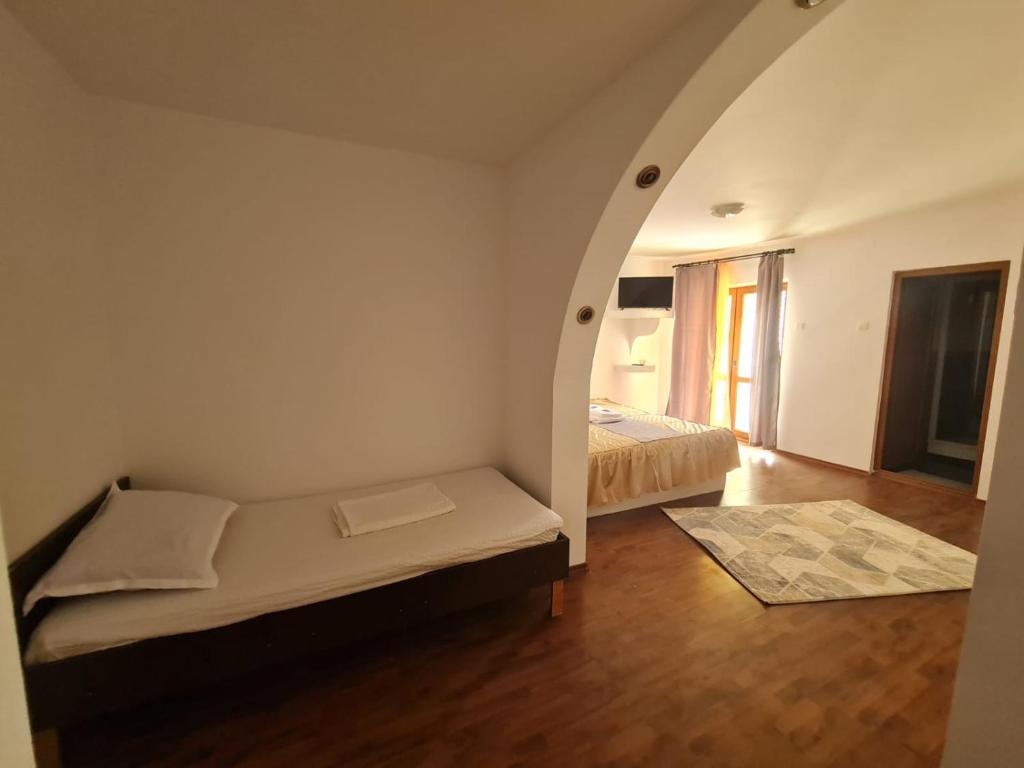 Billede fra billedgalleriet på 2 bedrooms Luxury & 7 Apartments Vila Camelia Eforie Sud i Eforie Sud