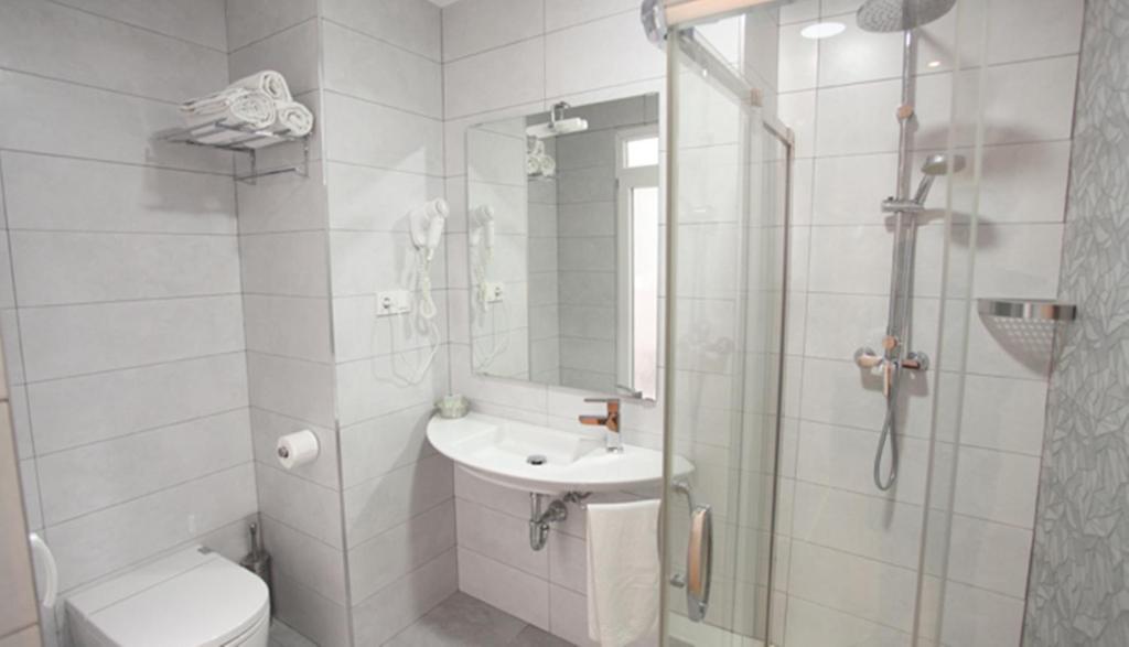 Hotel La Milagrosa - Resim 35