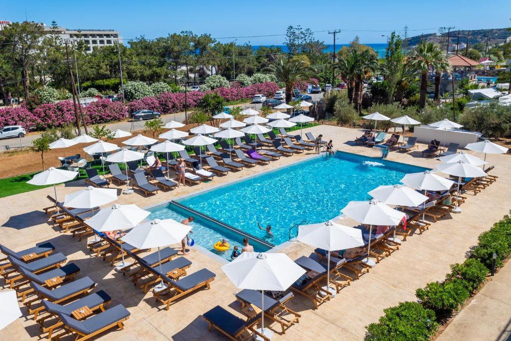 Bazén v ubytování Azul Eco Hotel nebo v jeho okolí