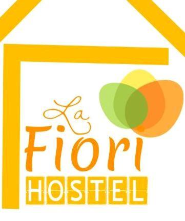 巴西利亚fiori centro的写着“佛罗里达州水果医院”的标志