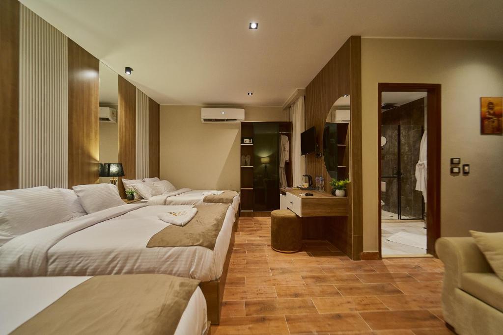 PANORAMA view pyramids - Deluxe Triple Room