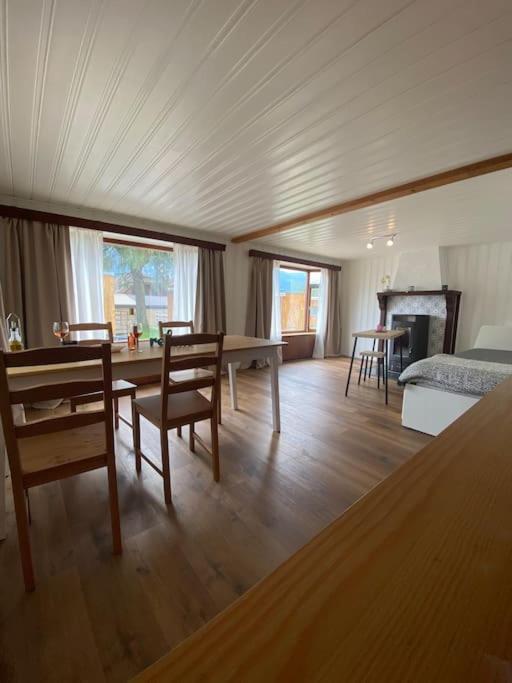 Cozy 2-Bedroom Bungalow - Resim 8