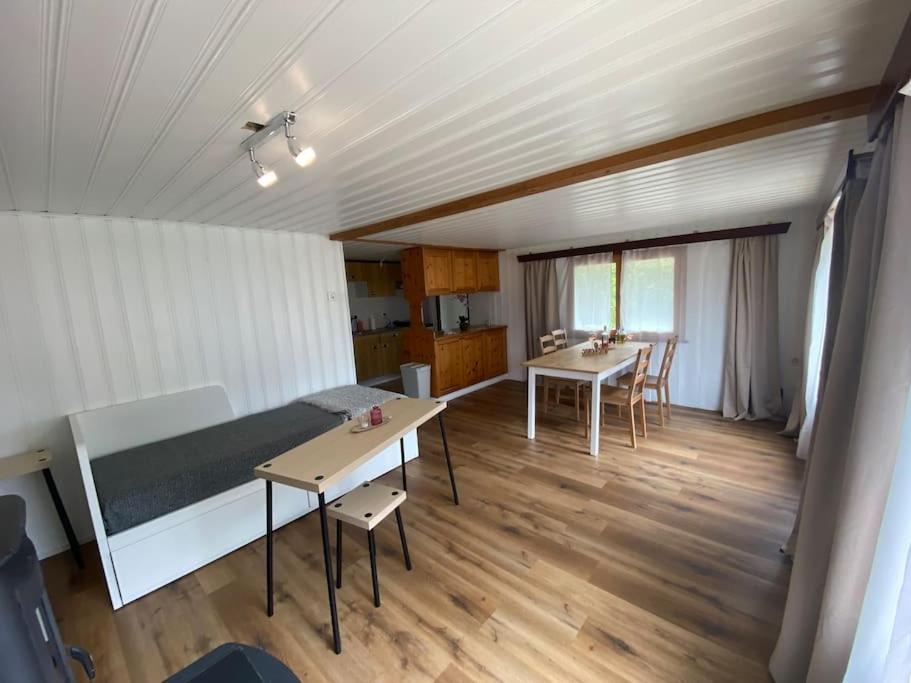 Cozy 2-Bedroom Bungalow - Resim 40