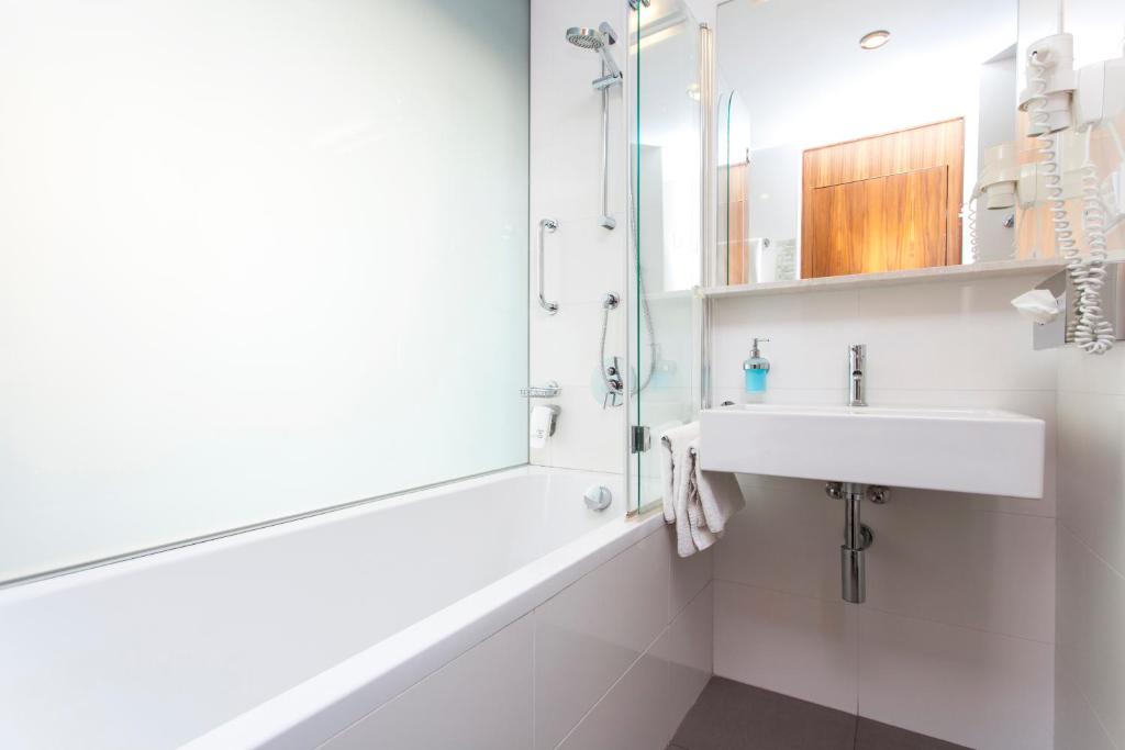 Hotel Carol - Resim 19