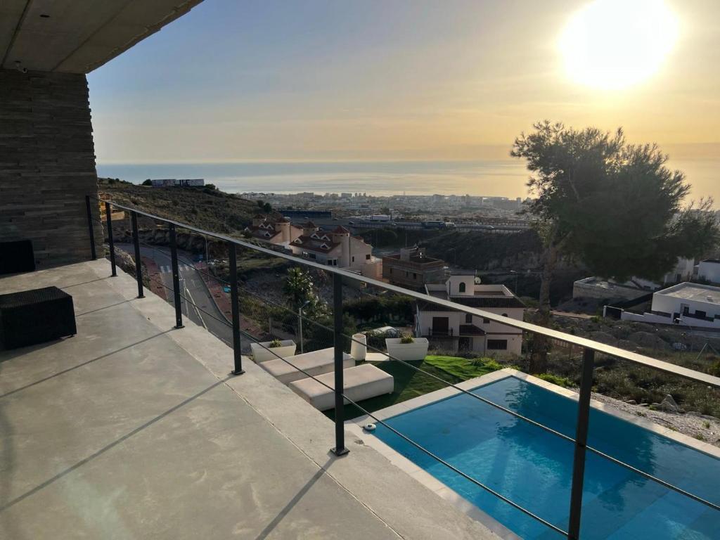 Bazén v ubytování Amazing Villa in Benalmadena nebo v jeho okolí