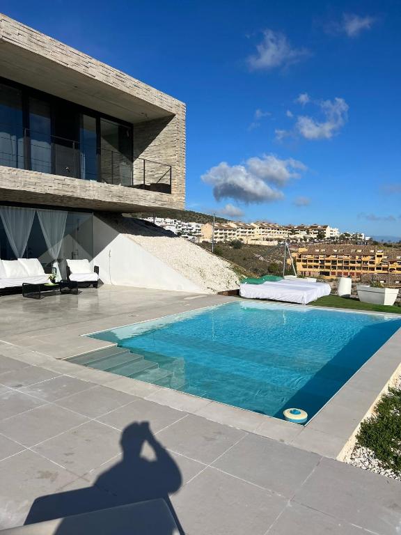 Bazén v ubytování Amazing Villa in Benalmadena nebo v jeho okolí