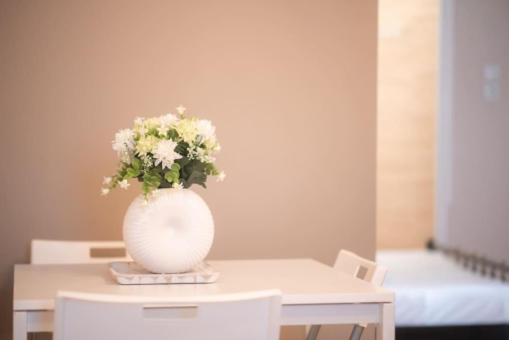 Fotografie z fotogalerie ubytování Minimalist Urban Apt near Port v destinaci Piraeus