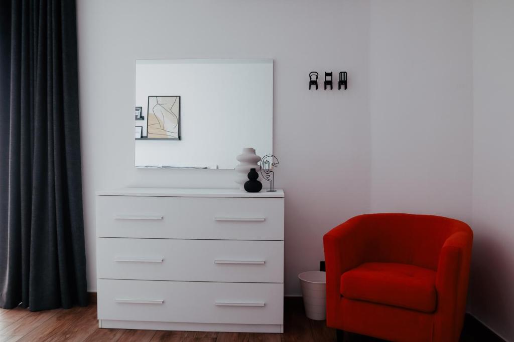 Urban Design 3 Bedroom Apt Main Bedroom - Deluxe Double Room With Balcony