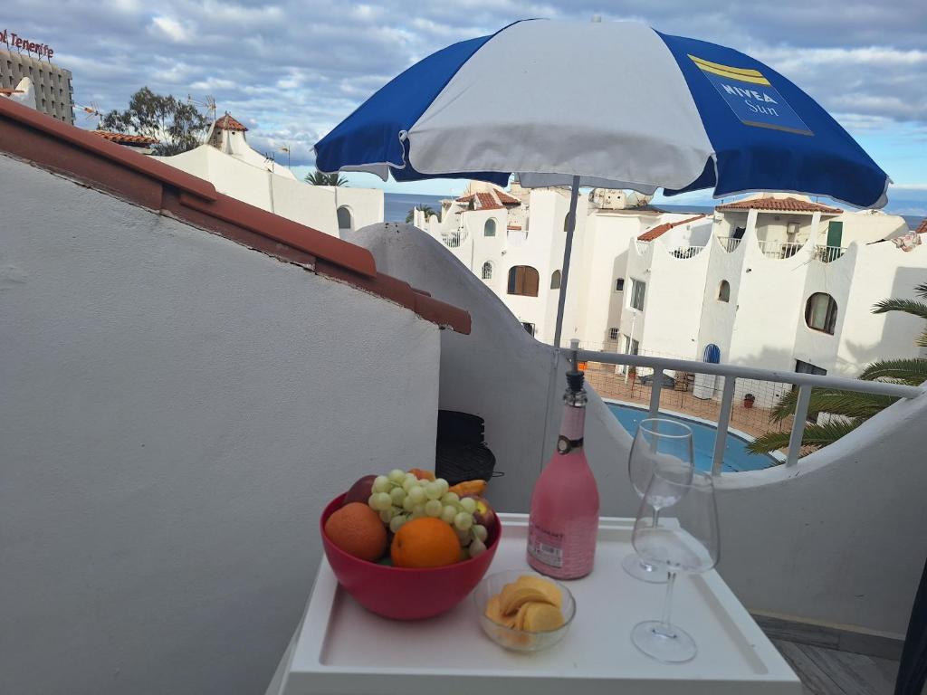 wonderful white appartament in playa las americas