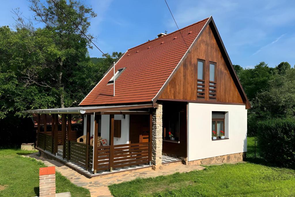 Birs Kunyhó 3240 Parád, Széchenyi István utca 4/c kép - 1