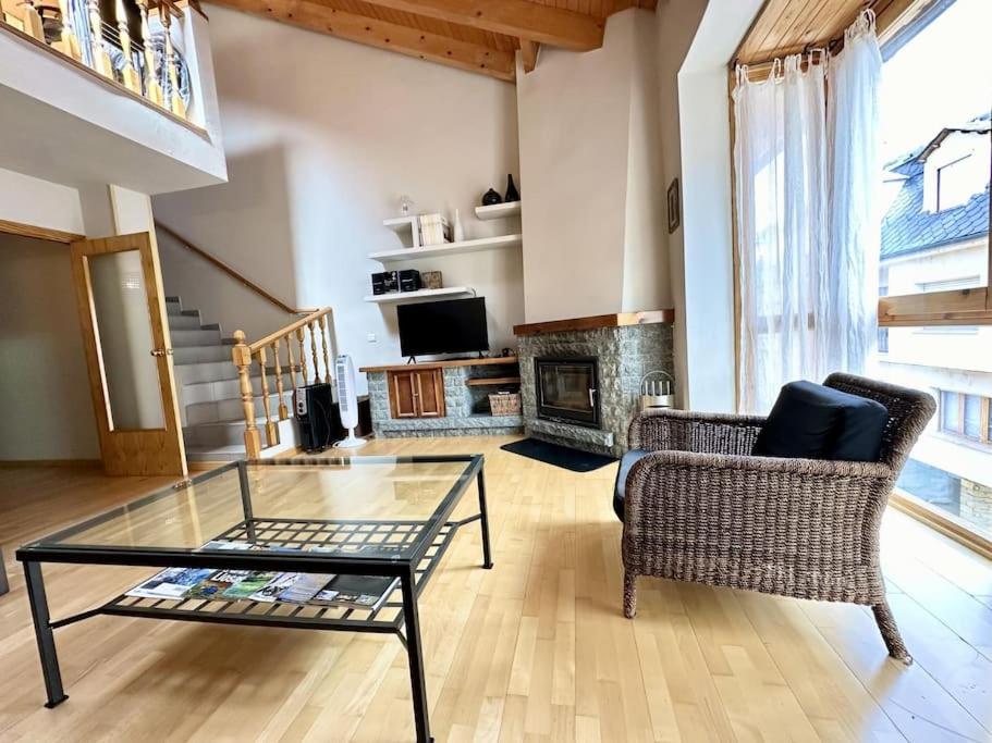 Zona d'estar a Lludriga, alojamiento en Martinet, Puigcerdá