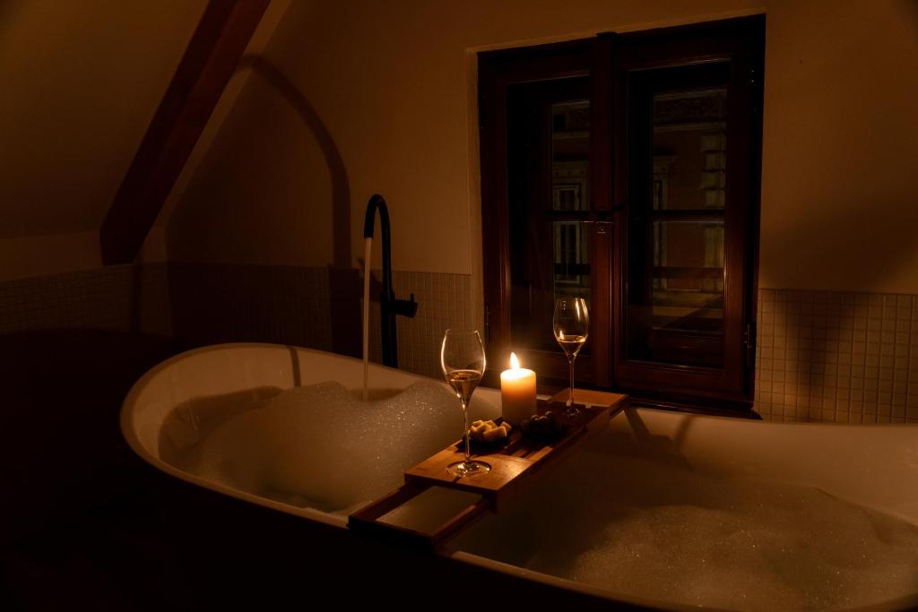 White Wolf Boutique Apartments - 18