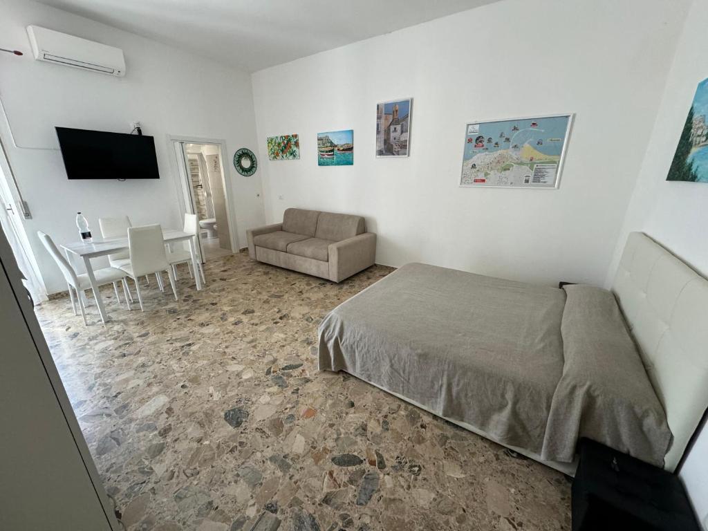 A television and/or entertainment centre at 6 Civico d arte Gargano home