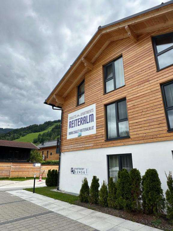 Výhľad na hory alebo výhľad na hory priamo z apartmánu