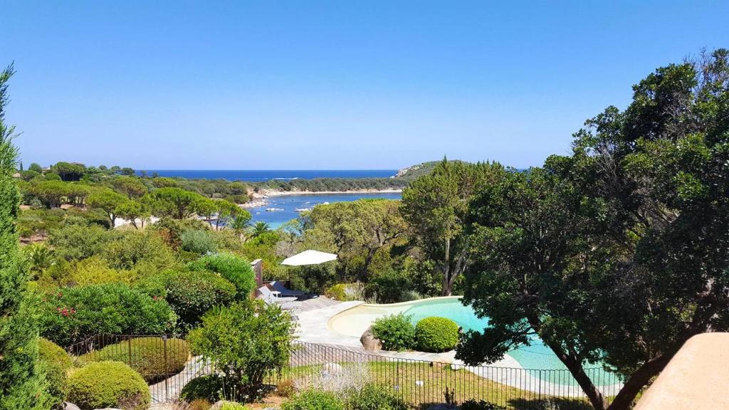 Photo de la galerie de l'établissement Villa Capicciola, 8 pers, piscine, 30 m plage, à Cirendinu
