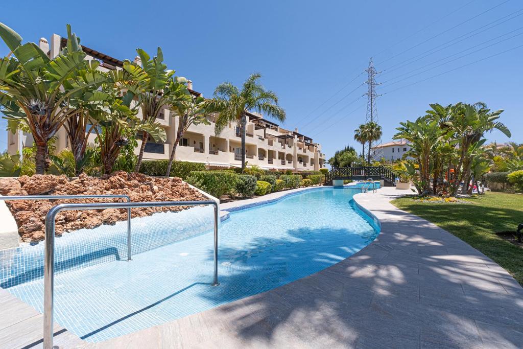 Cozy, 1 bedroom holiday condo on the Sunny Riviera - One-Bedroom Apartment