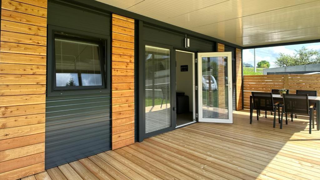 Balkón nebo terasa v ubytování Mobilhome am Ossiacher See