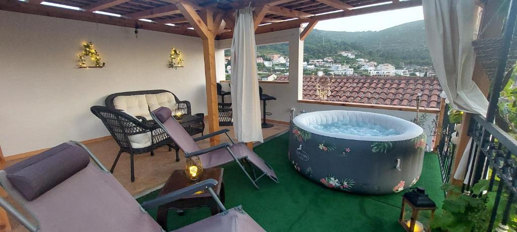 Nespecifikovaný výhled na hory nebo výhled na hory při pohledu z apartmánu
