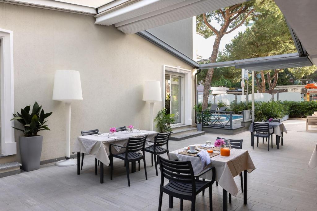 Hotel Adriatica con Piscina - Resim 14