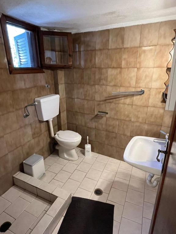 Salle de bains dans l'établissement La Mirage