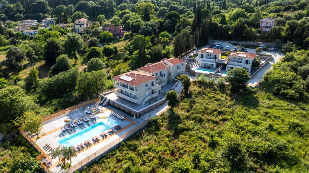 Bazén v ubytování Kopelula Resort nebo v jeho okolí
