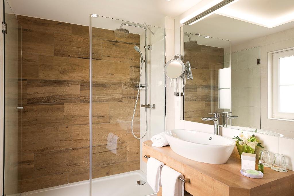 Romantik Hotel Die Gersberg Alm mit Panoramablick auf Salzburg - Resim 17