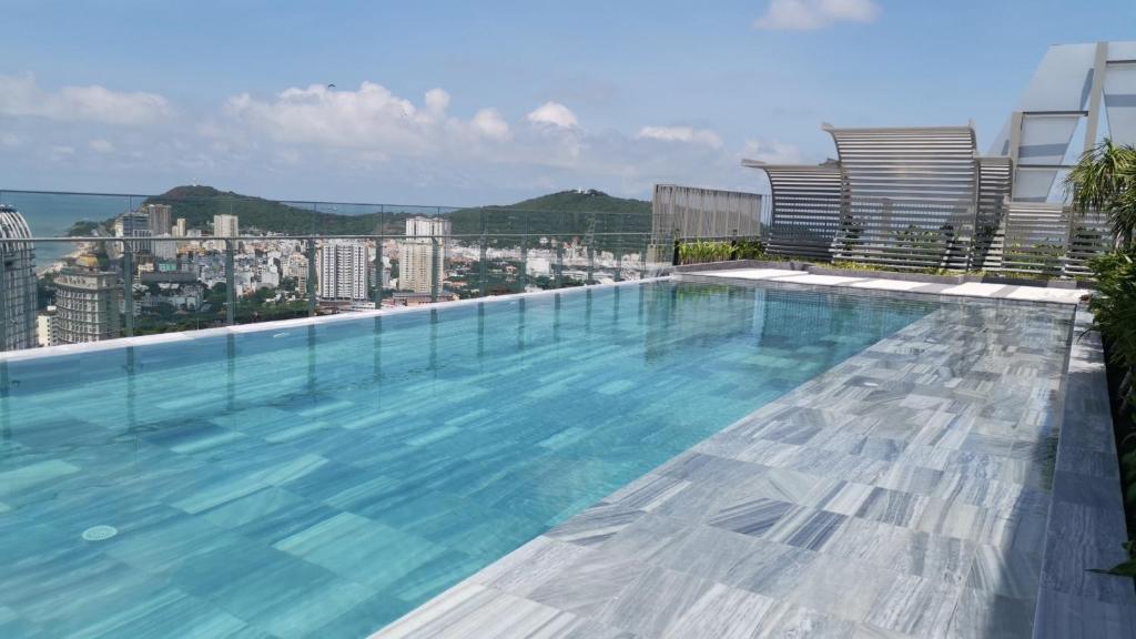 Hồ bơi trong/gần The Sóng Apartment 5 Stars Vung Tau - Căn Hộ Du Lịch Biển 5 Sao Vũng Tàu - MINH TOẢN's Homestay