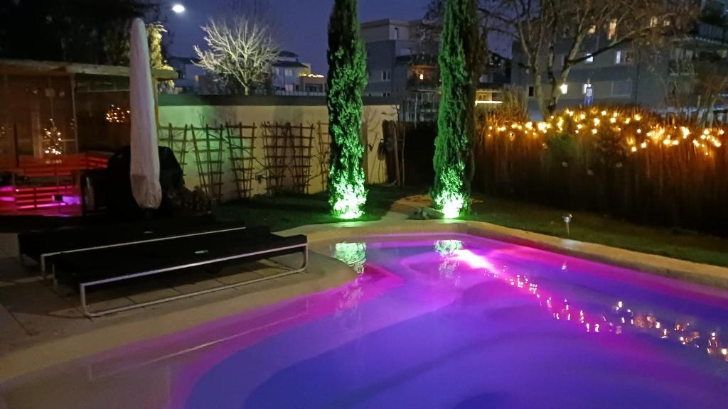 Galeriebild der Unterkunft Belle Etage geräumige Ferienwohnung mit Pool und Sauna in Lorsch