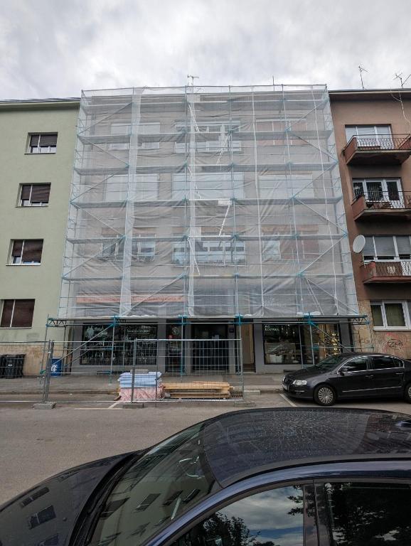 Budynek, w którym mieści się apartament