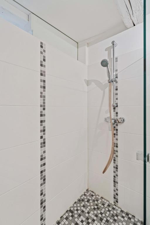 Serene Haven on Rue du Nord - Resim 7