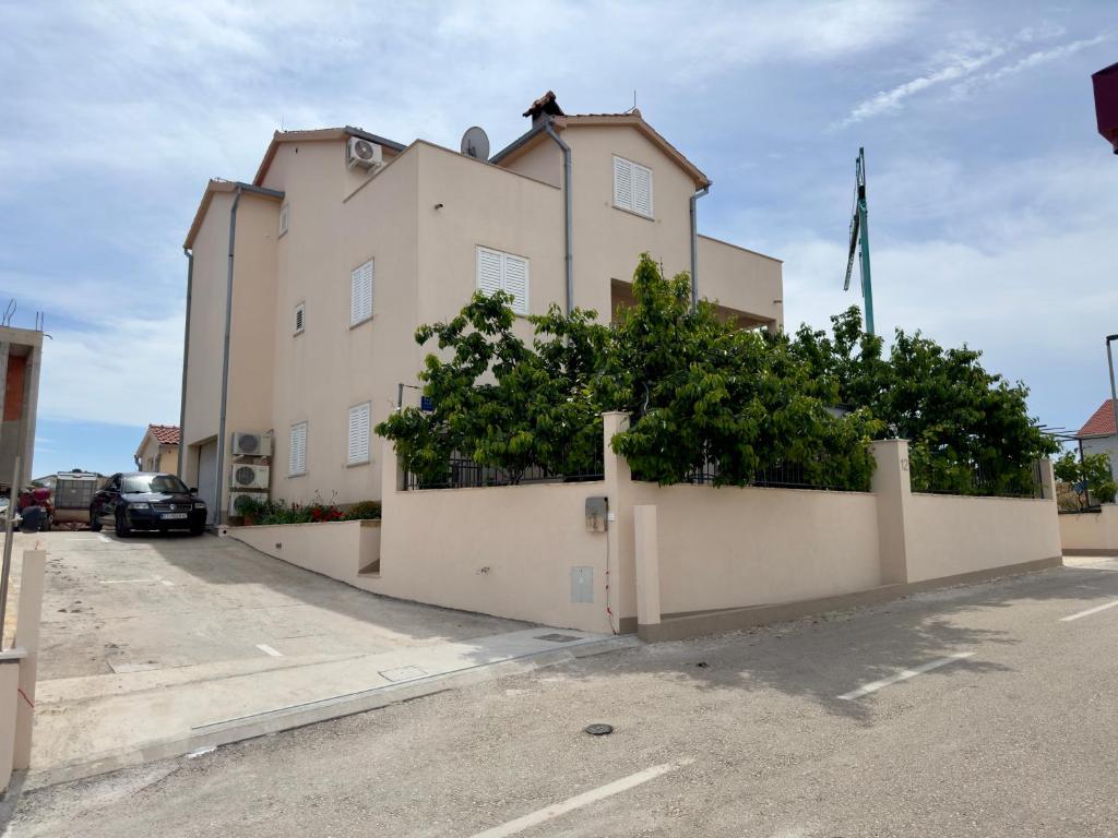 Budova, kde se apartmán nachází