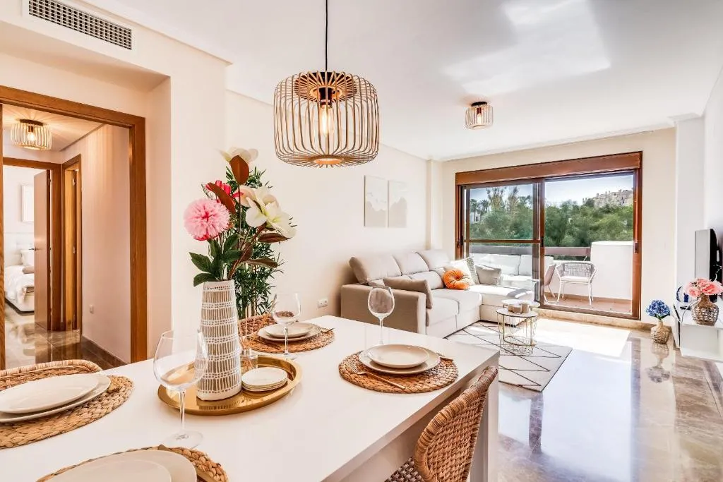 Heerlijk Appartement Met Uitzicht Op Het Zwembad - Dichtbij het Strand