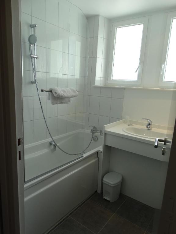 Hotel Restaurant L Echo du Lac - 11