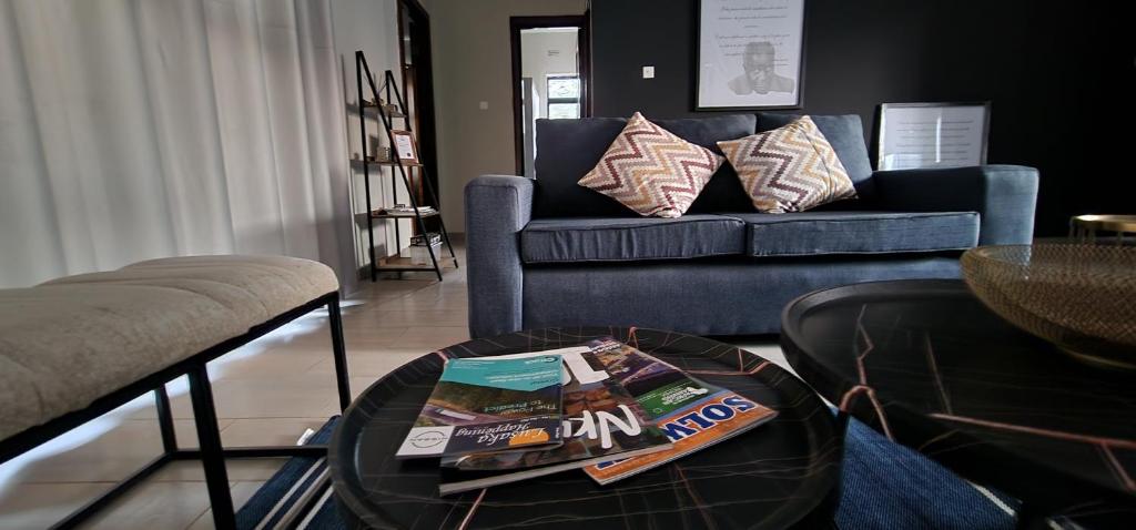 Posezení v ubytování Fully Furnished Apartments in Manyama, Lumwana Mine