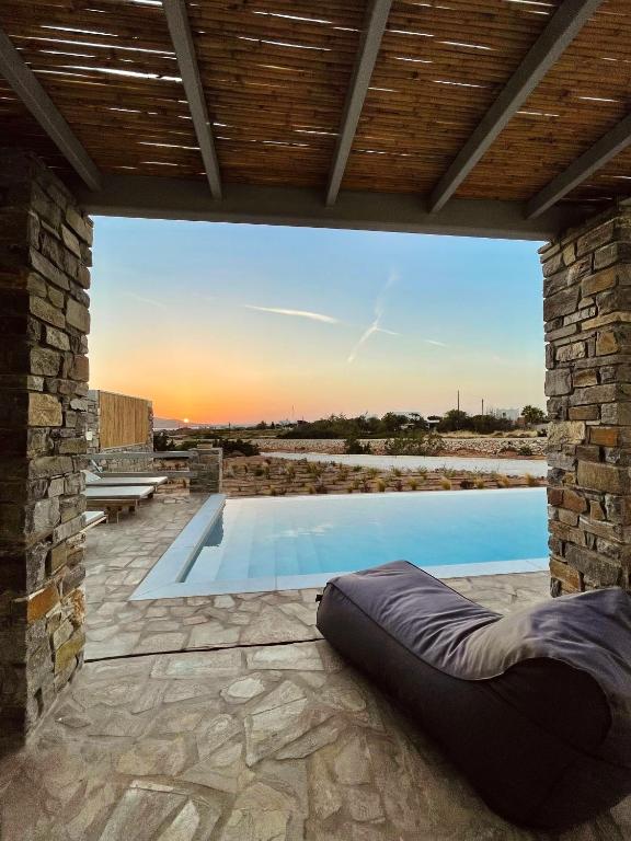 Bazén v ubytování Yara Residence nebo v jeho okolí