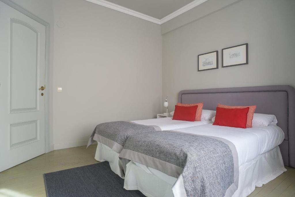 Posteľ alebo postele v izbe v ubytovaní La Plage Zurriola - IB. Apartments