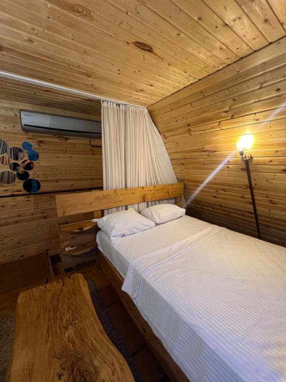 Postel nebo postele na pokoji v ubytování Mtirala Glamping