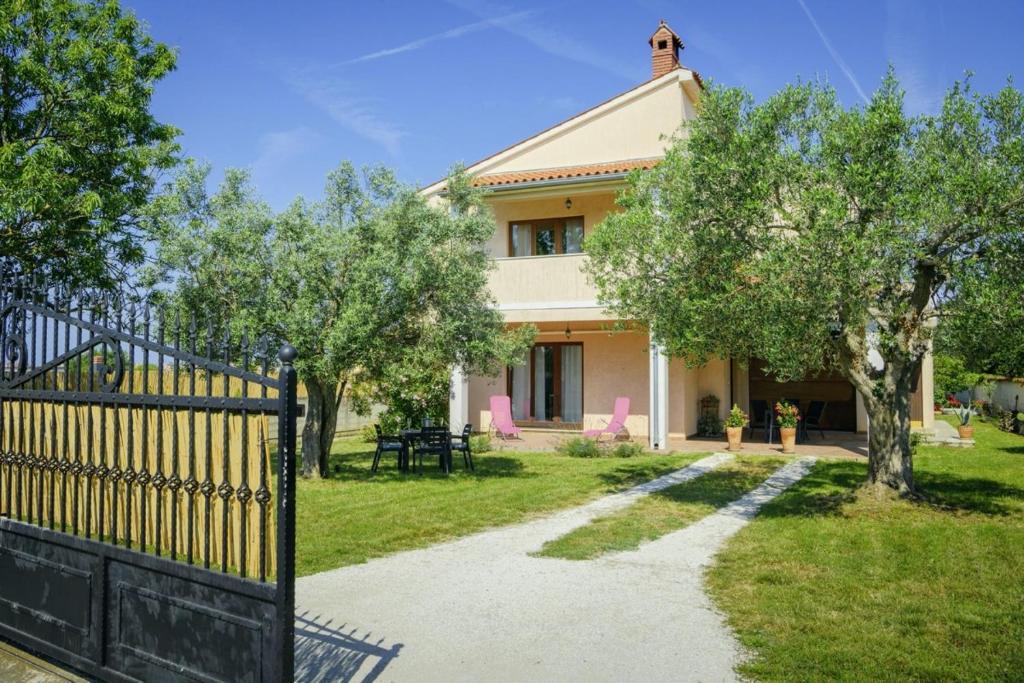 Vonkajšia záhrada v ubytovaní Istria Rosa in Pula - Istrien