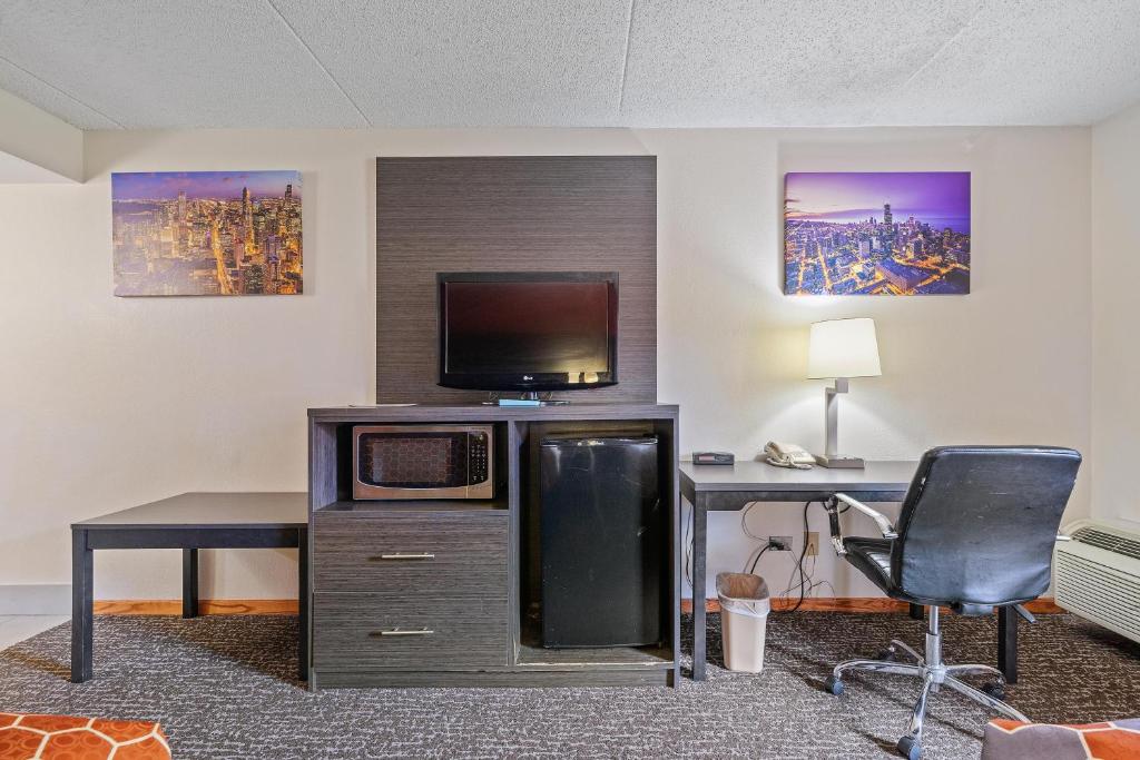 Chicago Club Inn & Suite - Superior King Room