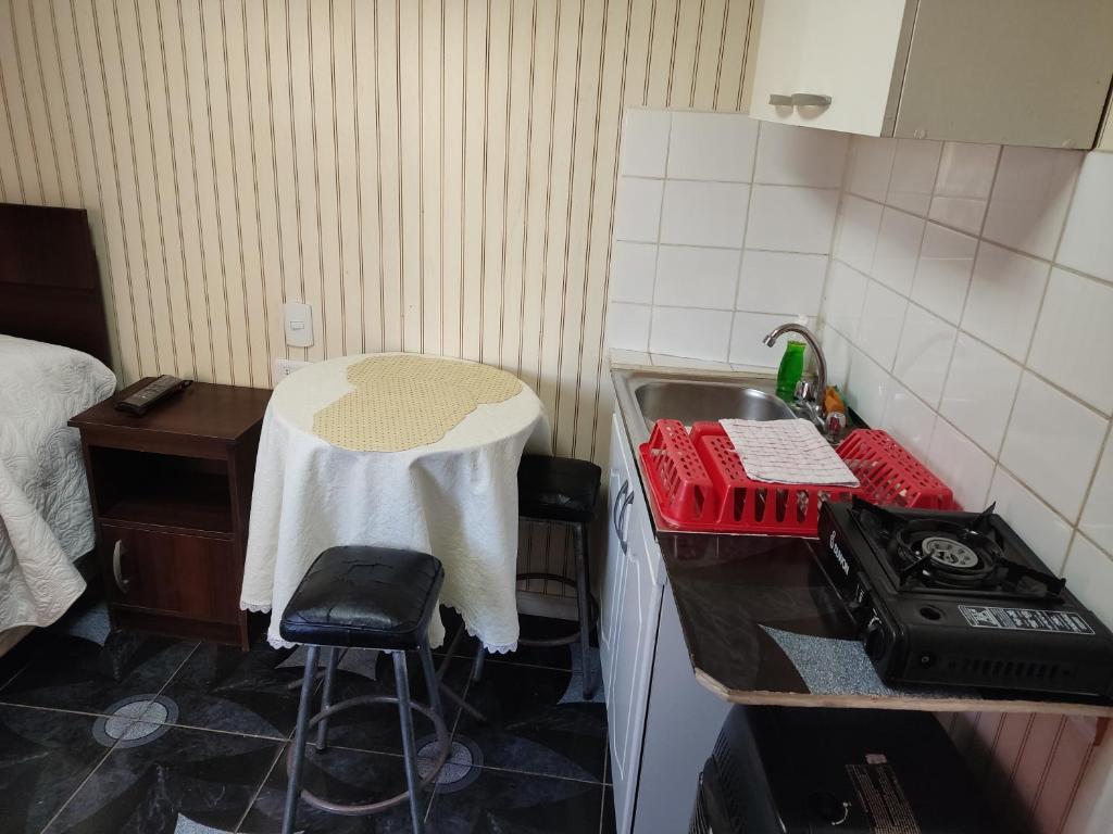 Kuchyň nebo kuchyňský kout v ubytování Hostal Saint Michell. El Quisco