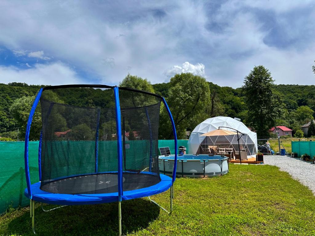 Příroda nedaleko luxury tent