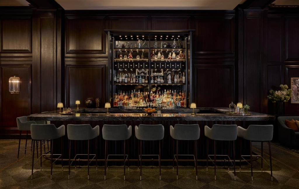 Rosewood Hotel Georgia - Resim 12