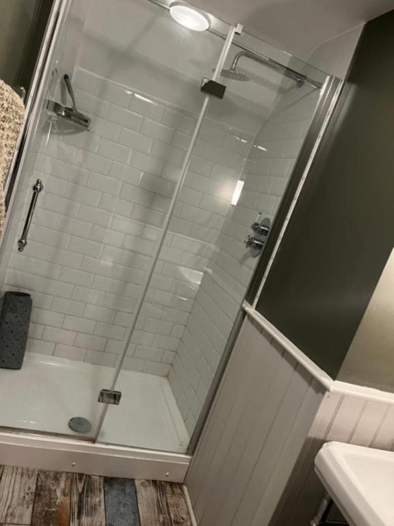 The Crown Inn - Twin Room With Private Bathroom