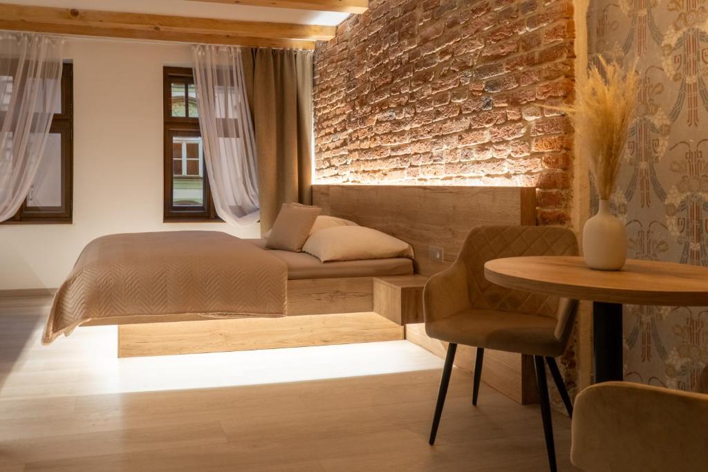 White Wolf Boutique Apartments - 18