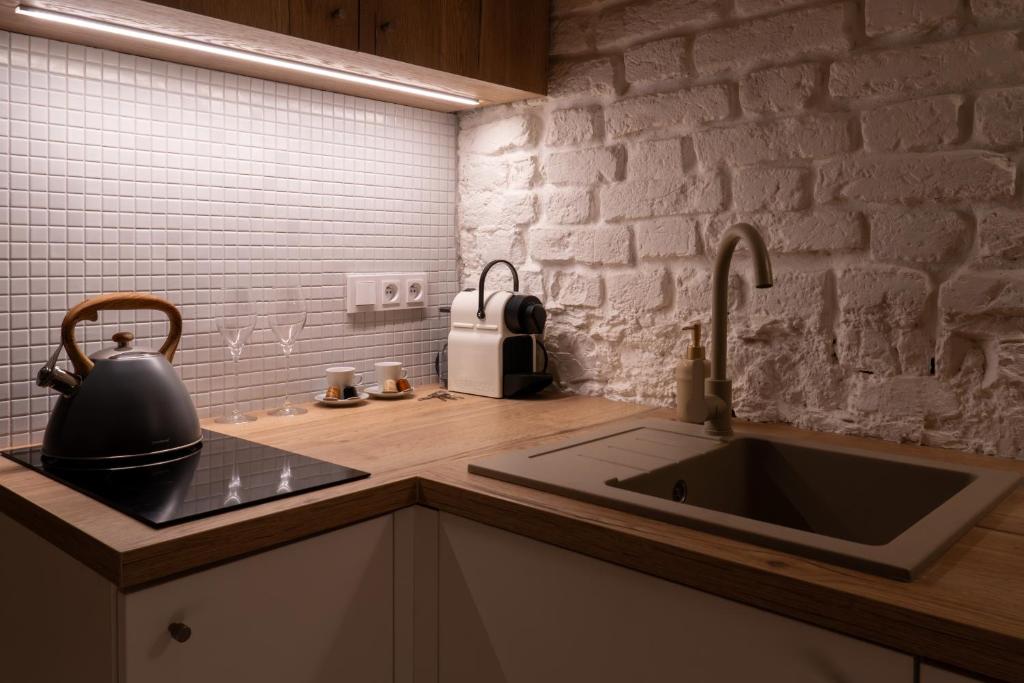 White Wolf Boutique Apartments - 8